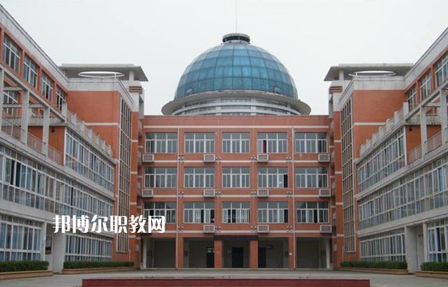 重慶大足職業(yè)教育中心2022年報名條件、招生要求、招生對象