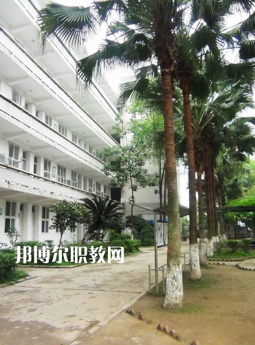四川瀘州鵬程中等職業(yè)學(xué)校2022年學(xué)費、收費多少
