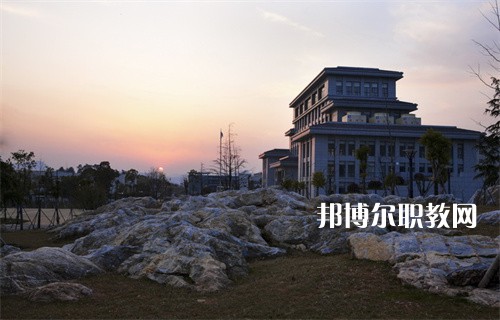 鎮(zhèn)江技師學院2022年報名條件、招生要求、招生對象