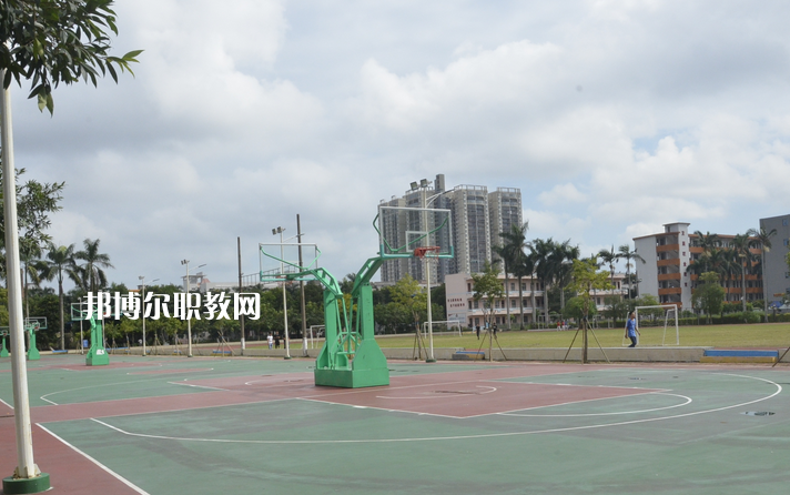 馬關(guān)縣民族職業(yè)高級中學(xué)2022年報名條件、招生要求、招生對象