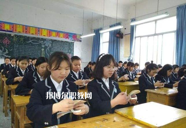 重慶墊江職業(yè)教育中心2022年報名條件、招生要求、招生對象