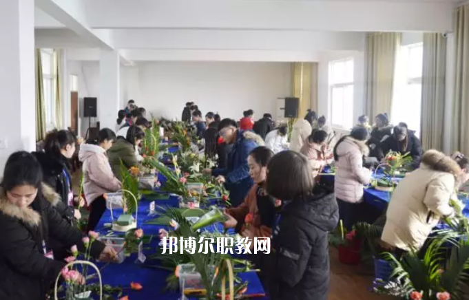 安徽省阜陽農(nóng)業(yè)學(xué)校2022年報名條件、招生要求、招生對象