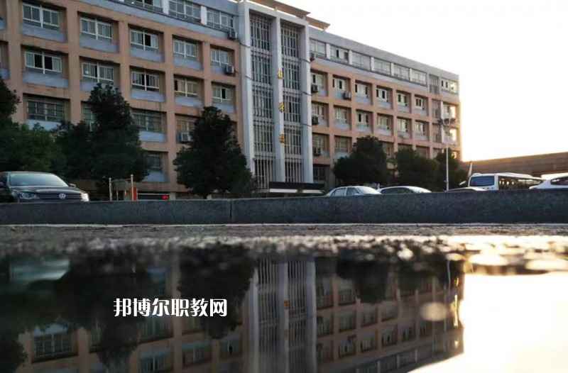 安徽紅十字會(huì)衛(wèi)生學(xué)校2022年報(bào)名條件、招生要求、招生對(duì)象