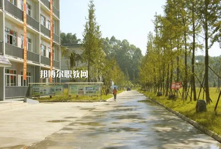 樂(lè)山嘉州衛(wèi)生職業(yè)學(xué)校怎么樣、好不好