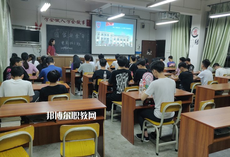 廣西工商學(xué)校2022年報(bào)名條件、招生要求、招生對(duì)象