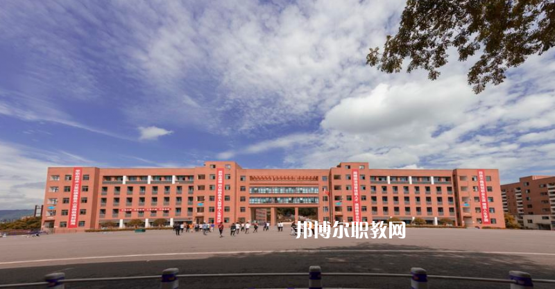 重慶綦江職業(yè)教育中心2022年學(xué)費、收費多少