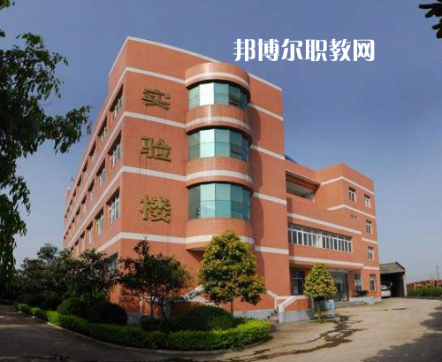 重慶渝東技工學(xué)校2022年報(bào)名條件、招生要求、招生對(duì)象