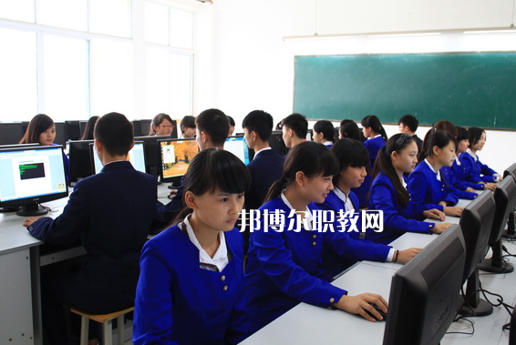眉山華西航空旅游學(xué)校2022年報(bào)名條件、招生要求、招生對(duì)象