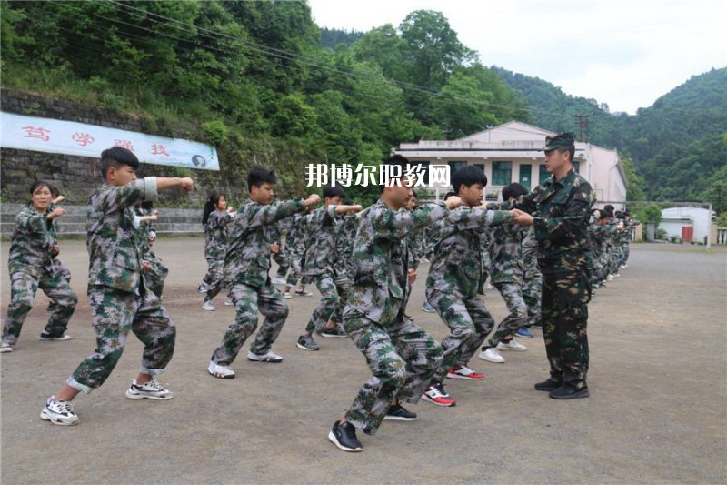 達(dá)州百島湖職業(yè)技術(shù)學(xué)校2022年報(bào)名條件、招生要求、招生對(duì)象