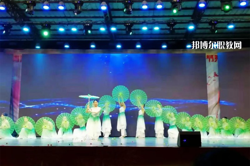 肇慶商務(wù)技工學(xué)校2022年學(xué)費(fèi)、收費(fèi)多少