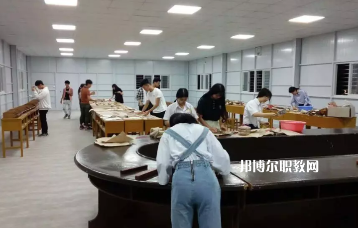 汕頭中醫(yī)藥技工學(xué)校2022年報(bào)名條件、招生要求、招生對象 