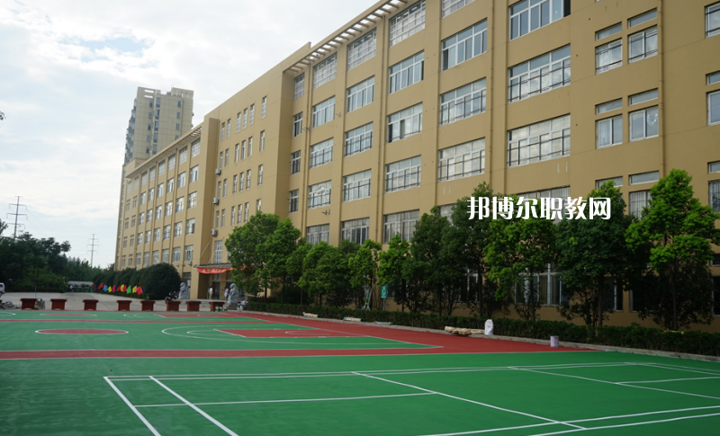 云南廣播電視學(xué)校2022年學(xué)費、收費多少
