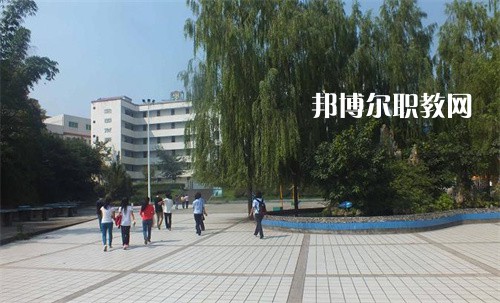 大理衛(wèi)生學(xué)校2022年學(xué)費(fèi)、收費(fèi)多少