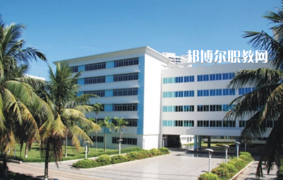 海南省衛(wèi)生學校2022年報名條件、招生要求、招生對象