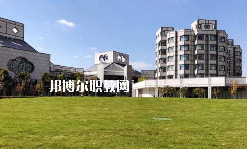 隨州高級技工學(xué)校2022年報名條件、招生要求、招生對象