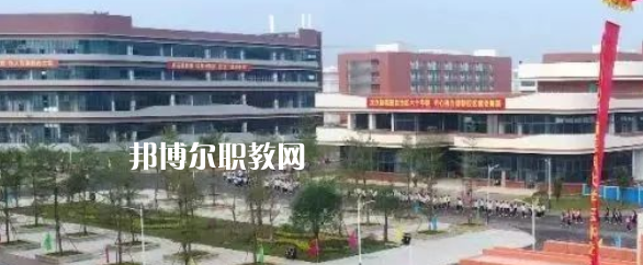 廣西醫(yī)科大學(xué)附設(shè)玉林衛(wèi)生學(xué)校2022年報(bào)名條件、招生要求、招生對(duì)象