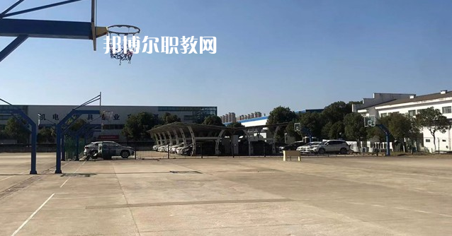南昌智遠(yuǎn)技工學(xué)校2022年學(xué)費(fèi)、收費(fèi)多少