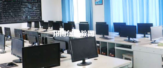 眉山市華興技工學(xué)校地址在哪里，哪個地區(qū)，哪個城市?
