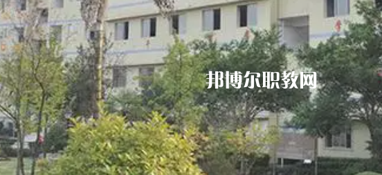 重慶市三峽職業(yè)技工學校地址在哪里，哪個地區(qū)，哪個城市?