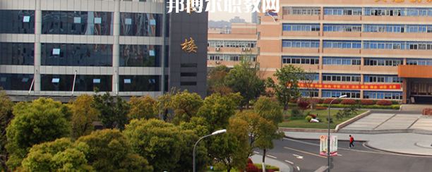 江蘇聯(lián)合職業(yè)技術(shù)學(xué)院無錫機(jī)電分院地址在哪里，哪個(gè)地區(qū)，哪個(gè)城市?