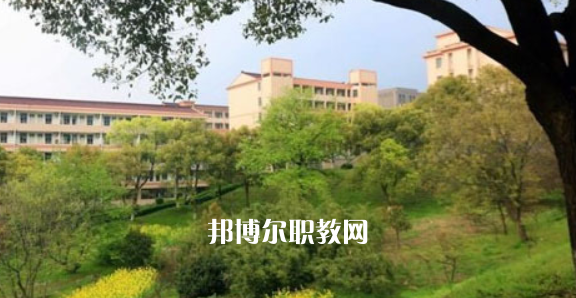 江蘇省宜興中等專業(yè)學(xué)校地址在哪里，哪個地區(qū)，哪個城市?