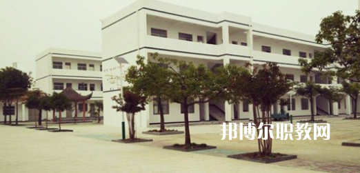 盱眙縣東方職業(yè)高級(jí)中學(xué)地址在哪里，哪個(gè)地區(qū)，哪個(gè)城市?