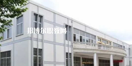 江蘇省金湖中等專業(yè)學校地址在哪里，哪個地區(qū)，哪個城市?