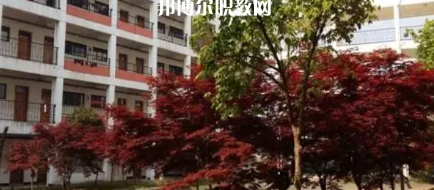 江蘇省寶應(yīng)中等專業(yè)學(xué)校地址在哪里，哪個(gè)地區(qū)，哪個(gè)城市?