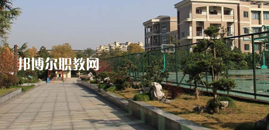 杭州市城西中學(xué)職高部地址在哪里，哪個(gè)地區(qū)，哪個(gè)城市?