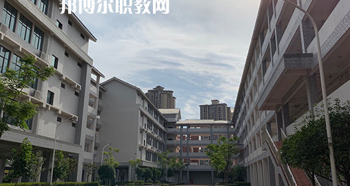 重慶市京師實(shí)驗(yàn)學(xué)校航空實(shí)驗(yàn)班地址，乘車(chē)路線