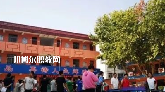 陜西渭南商貿(mào)技工學(xué)校地址，乘車路線
