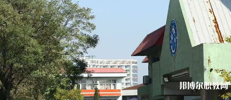秦皇島市體育舞蹈中等專業(yè)學校地址，乘車路線
