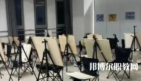 秦皇島市藝新舞蹈學(xué)校地址，乘車路線