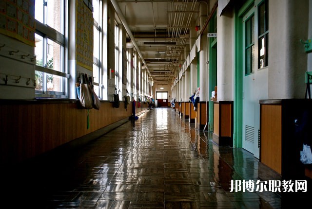 湖北哪里的中職學(xué)校能讀飯店酒店服務(wù)與旅游專(zhuān)業(yè)