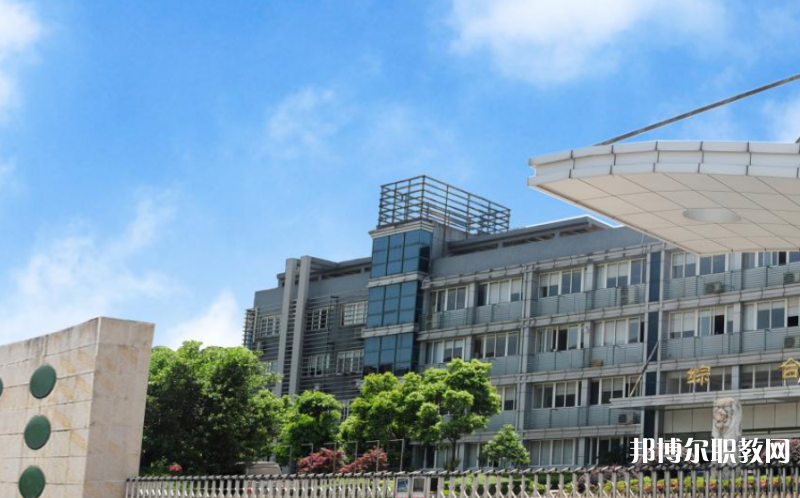 重慶2024年沒(méi)有初中畢業(yè)可不可以讀中專(zhuān)學(xué)校