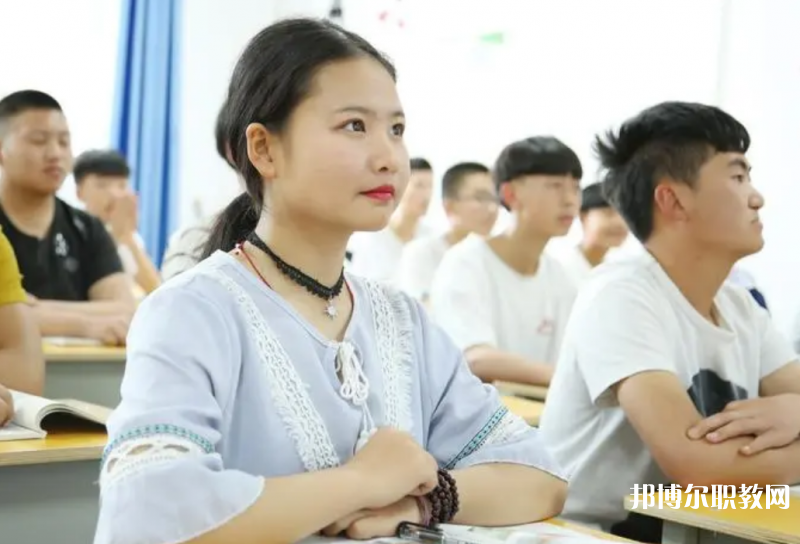 四川2024年上中專(zhuān)學(xué)?？刹豢梢钥即髮W(xué)