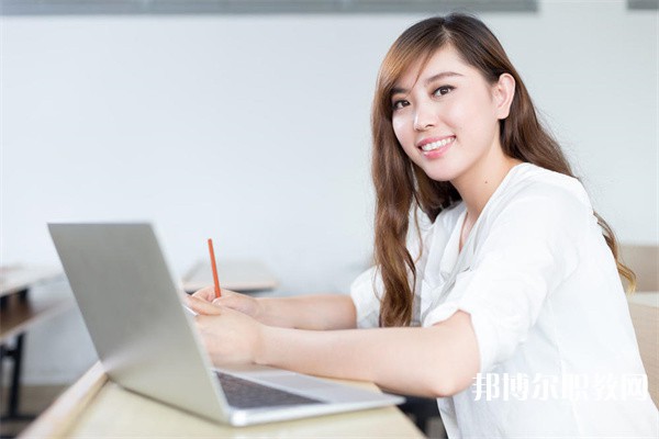 湖南哪里的中職學(xué)校能讀服裝設(shè)計(jì)工藝專(zhuān)業(yè)