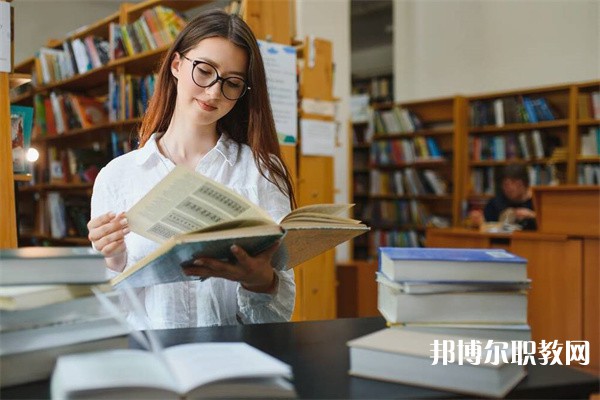 廣東哪里的技工學(xué)校能讀公共營(yíng)養(yǎng)保健專(zhuān)業(yè)