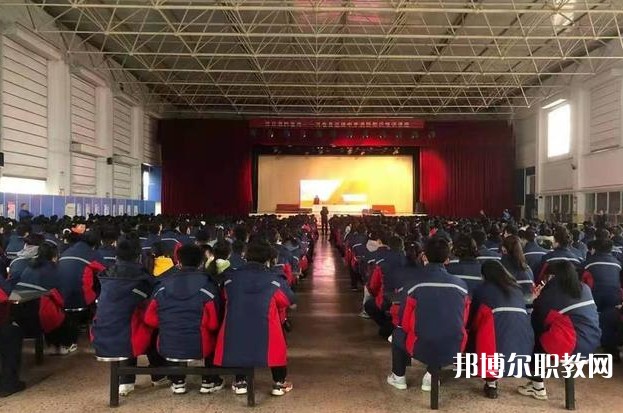 河曲縣巡鎮(zhèn)中學(xué)(職教班)怎么樣、好不好