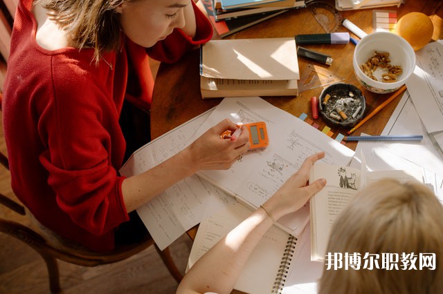四川哪里的技工學校能讀電子信息技術(shù)專業(yè)