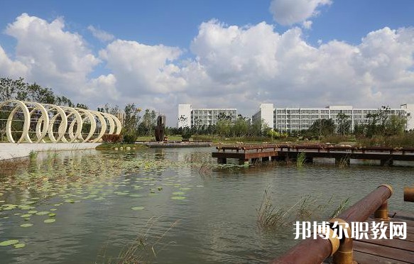 2024鞍山市現(xiàn)代服務(wù)學(xué)校招生計(jì)劃 招生人數(shù)是多少(附要求、條件、對(duì)象)