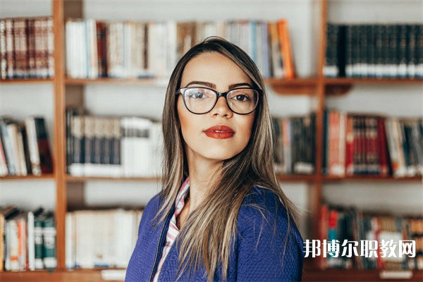 湖南哪里的中職學(xué)校能讀網(wǎng)站建設(shè)與管理專(zhuān)業(yè)