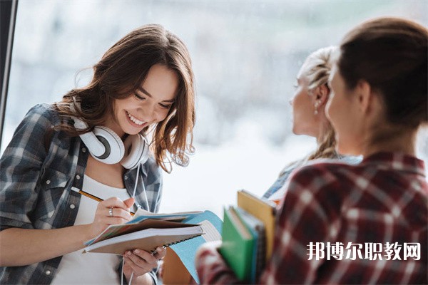 貴州哪里的職業(yè)學校能讀列車服務專業(yè)
