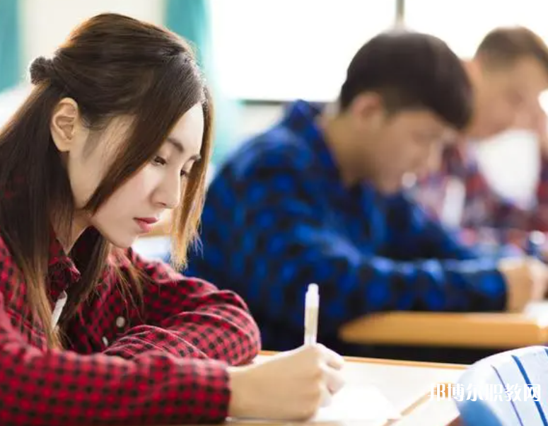 2025內(nèi)江技工學校最新排名前三名單