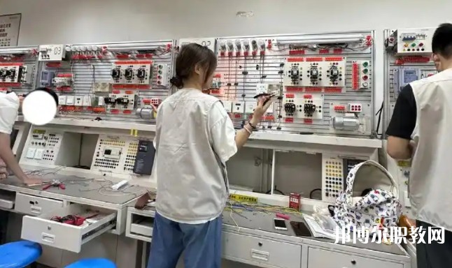四川2025年讀電工學校可以考大學嗎